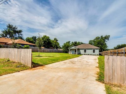 New construction Single-Family house 411 S Ave B, Elgin, TX 78621 - image