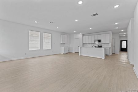 New construction Single-Family house 3844 Northaven Trl, New Braunfels, TX 78132 plan Carmel - image 11