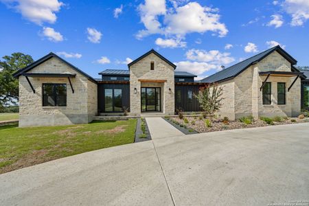 New construction Single-Family house 221 Sabinas Creek Ranch, Boerne, TX 78006 - photo 0