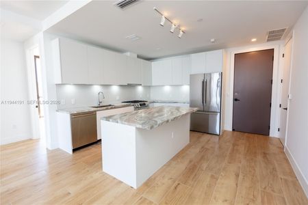 New construction Condo house 3034 Oak Ave, Unit 408, Miami, FL 33133 plan E - image 8