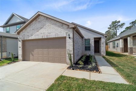 Welcome home to 4821 Salerno Lane located in Sagecrest Trails and zoned to Willis ISD!