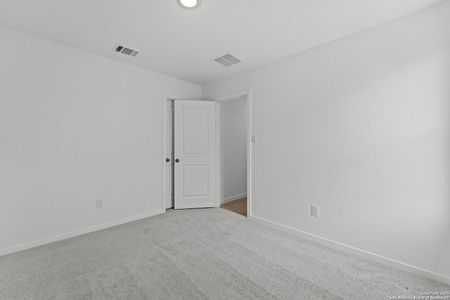 New construction Single-Family house 137 Autumn Trl, Floresville, TX 78114 plan Newlin - image 15