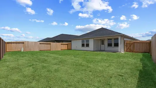 New construction Single-Family house 31122 Jubilee Gardens Dr, Fulshear, TX 77441 plan Dalton - X35D - image 3