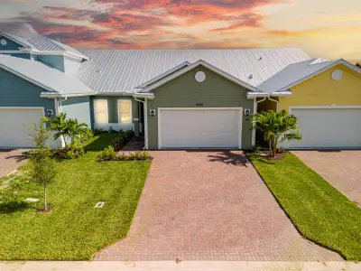 New construction Single-Family house 2005 Bridgepointe Cir, Unit 98, Vero Beach, FL 32967 - image