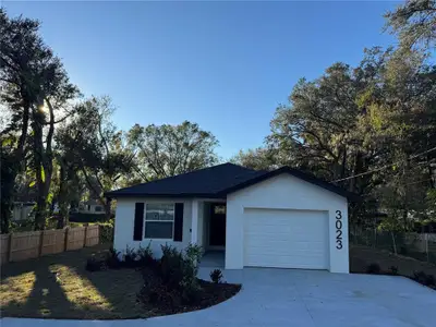 New construction Single-Family house 3023 Thornhill Rd, Winter Haven, FL 33880 - photo 0