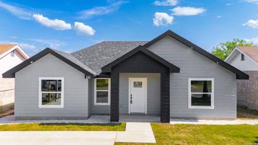 New construction Single-Family house 111 Costa Rica Dr, Eagle Pass, TX 78852 - image