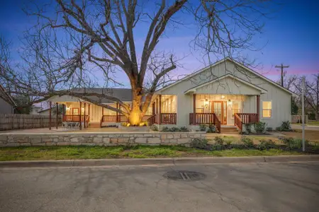 New construction Single-Family house 2102 S Church St, Georgetown, TX 78626 - image