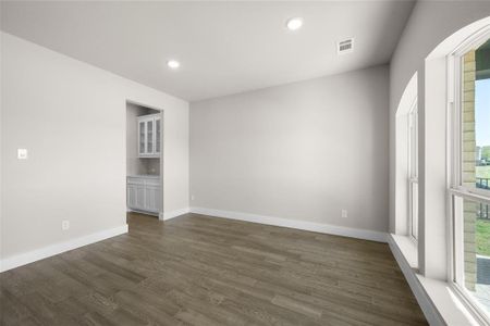 New construction Single-Family house 737 E Auburn Ave, Midlothian, TX 76065 Oxford R (w/Media)- photo 7 7