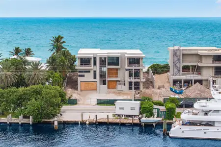 New construction Single-Family house 961 Hillsboro Mile, Hillsboro Beach, FL 33062 - image