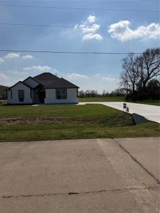 New construction Single-Family house 749 Buffalo Trl, Angleton, TX 77515 - image