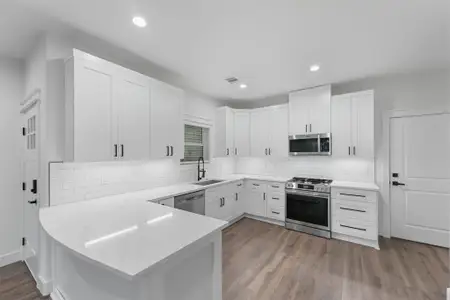 New construction Single-Family house 4208 Castor, Unit A, Houston, TX 77022 - image 5