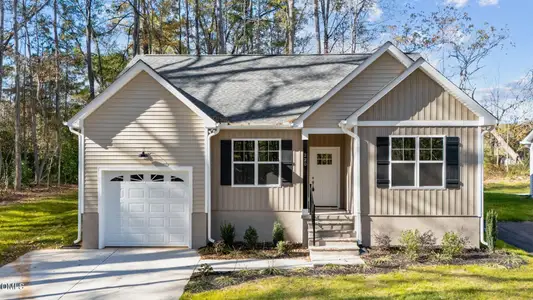 New construction Single-Family house 220 E College St, Franklinton, NC 27525 - image