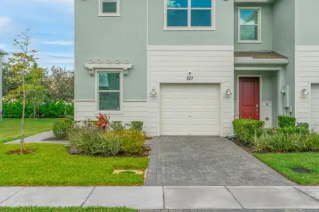 New construction Townhouse house 211 Se Woodbark St, Port St. Lucie, FL 34984 - image