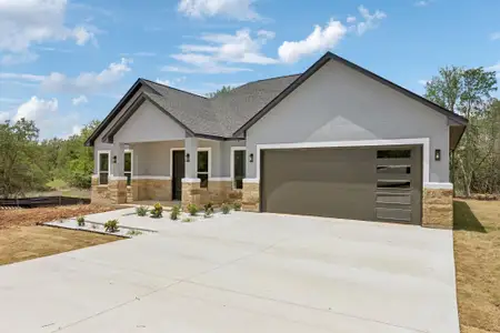 New construction Single-Family house 118 Heleakala Dr, Bastrop, TX 78602 - image