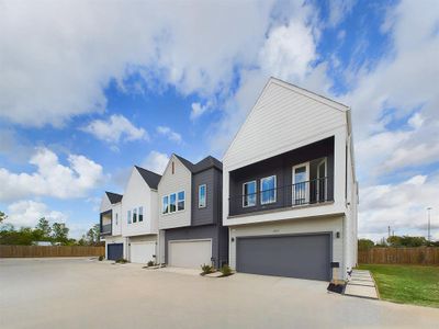 New construction Single-Family house 2710 Jensen Creek Lane, Houston, TX 77026 - photo 0