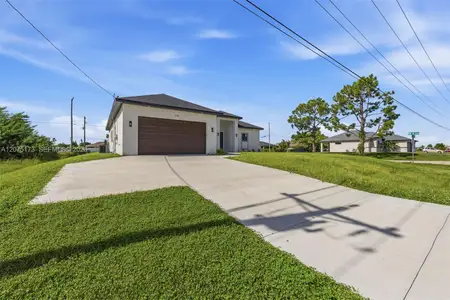 New construction Single-Family house 1728 Kismet Pkwy W, Cape Coral, FL 33993 - image