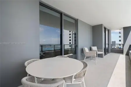 New construction Condo house 159 NE 6th St, Unit 2415, Miami, FL 33132 - image