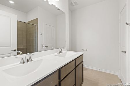 New construction Single-Family house 405 Panther Wy, Seguin, TX 78155 null- photo 4 4