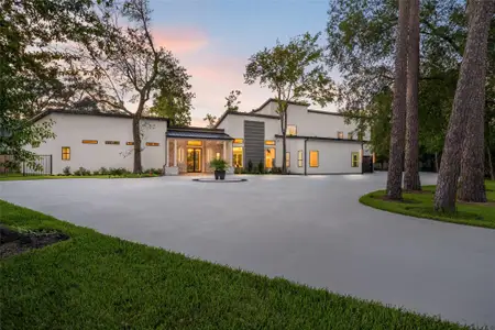 New construction Single-Family house 625 Piney Point Rd, Houston, TX 77024 - image