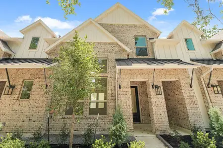 New construction Townhouse house 413 Meadows Peak Ln, Montgomery, TX 77316 - image