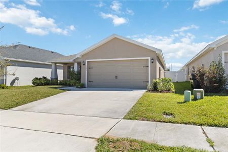 New construction Single-Family house 1575 Eucalyptus Way, Davenport, FL 33837 null- photo 2 2