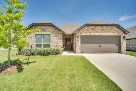 New construction Single-Family house 561 Baffin Bay Dr, Waxahachie, TX 75165 plan Heisman - image