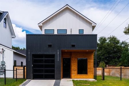 New construction Single-Family house 200 Lareina Dr, Austin, TX 78745 - photo 0