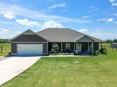 New construction Single-Family house 405 Advance Rd, Weatherford, TX 76088 - image