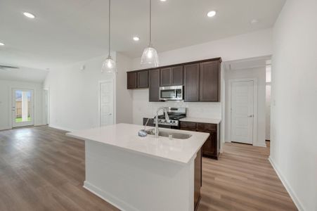 New construction Single-Family house 1058 Garnet Star Dr, La Marque, TX 77568 plan Primrose - image 8
