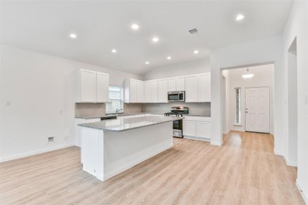 New construction Single-Family house 3914 Sugardale St, Baytown, TX 77521 - image 6