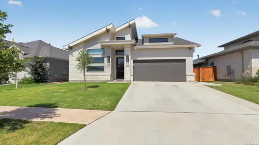 New construction Single-Family house 613 Meade St, New Braunfels, TX 78132 - image