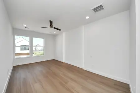 New construction Single-Family house 2216 Via Cami, Houston, TX 77051 - image 17