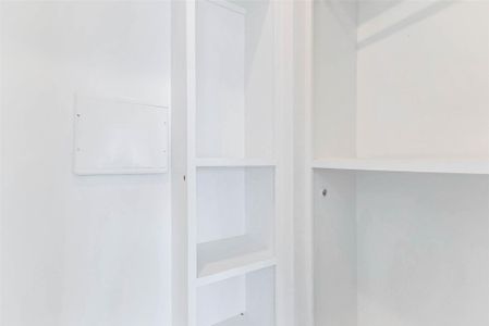 New construction Single-Family house 334 Eastwood St, Houston, TX 77011 - image 18