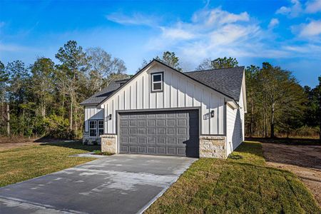 New construction Single-Family house 720 County Rd 37303, Splendora, TX 77372 - photo 0