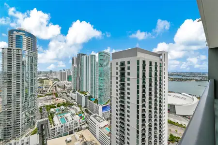 New construction Condo house 159 Ne 6Th St, Unit 3901, Miami, FL 33132 - image