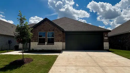 New construction Single-Family house 3313 Melissa Ln, Ennis, TX 75119 plan Camden - image