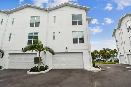 New construction Townhouse house 3840 Pompano Dr Se, St. Petersburg, FL 33705 - image
