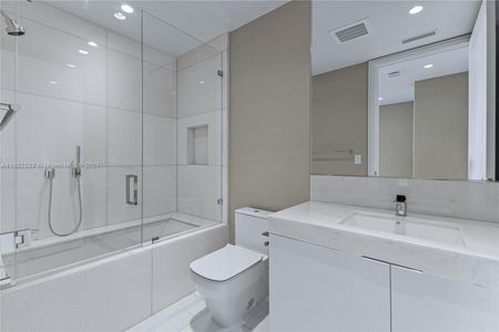 New construction Condo/Apt house 17975 Collins Ave, Unit 1602, Sunny Isles Beach, FL 33160 - photo 33 33