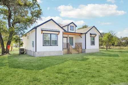 New construction Single-Family house 723 County Road 6846, Lytle, TX 78052 - photo 0