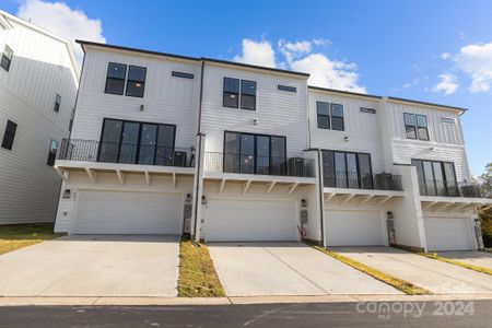 New construction Townhouse house 655 District Ct, Unit 18, Fort Mill, SC 29708 Landon- photo 31 31