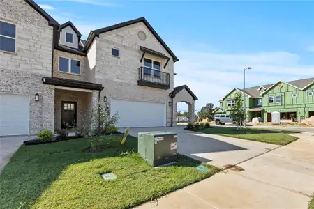 New construction Townhouse house 124 Homes Dr, Grand Prairie, TX 75050 - image