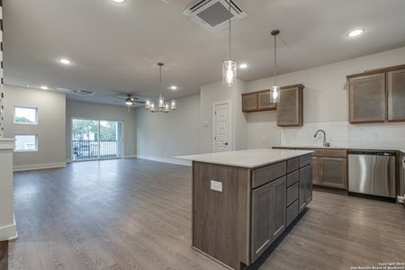 New construction Condo/Apt house 419 Ira Ave, Unit 2101, San Antonio, TX 78209 - photo 15 15