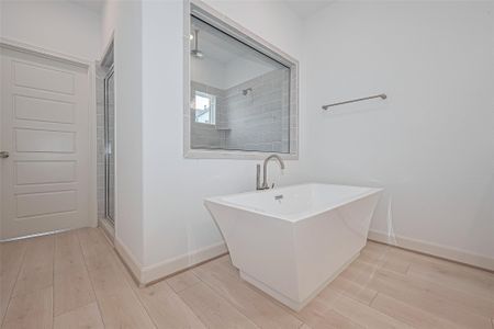 New construction Single-Family house 1609 Regents Ct, Houston, TX 77055 - image 7