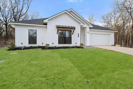 New construction Single-Family house 612 Se County Rd 3048C, Corsicana, TX 75109 - image