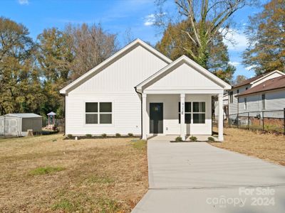 New construction Single-Family house 920 Sycamore Avenue, Gastonia, NC 28052 - photo 0