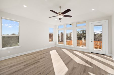 New construction Single-Family house 130 Gallant Fox, Castroville, TX 78009 plan 2632 - image 17