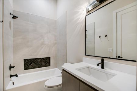 New construction Single-Family house 109 Island Ct, Horseshoe Bay, TX 78657 - image 4