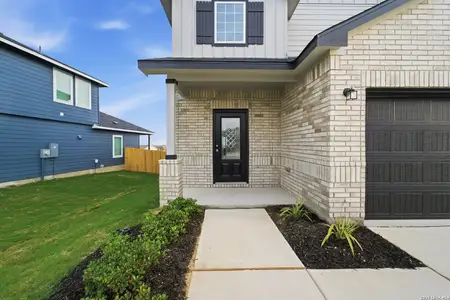 New construction Single-Family house 10726 Upwind Turn, Converse, TX 78109 plan Hickory - image 3