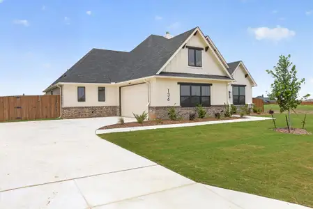 New construction Single-Family house 136 Chapowits, Godley, TX 76044 plan The Longview - image