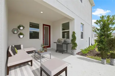 New construction Single-Family house 2013 Wild Heron Ct, Valrico, FL 33596 - image 5